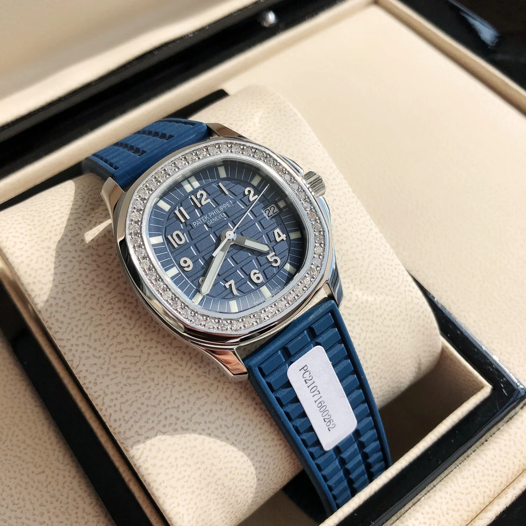 Patek Philippe Aquanaut Steel Diamond-Set 35mm — photographed off the sweep