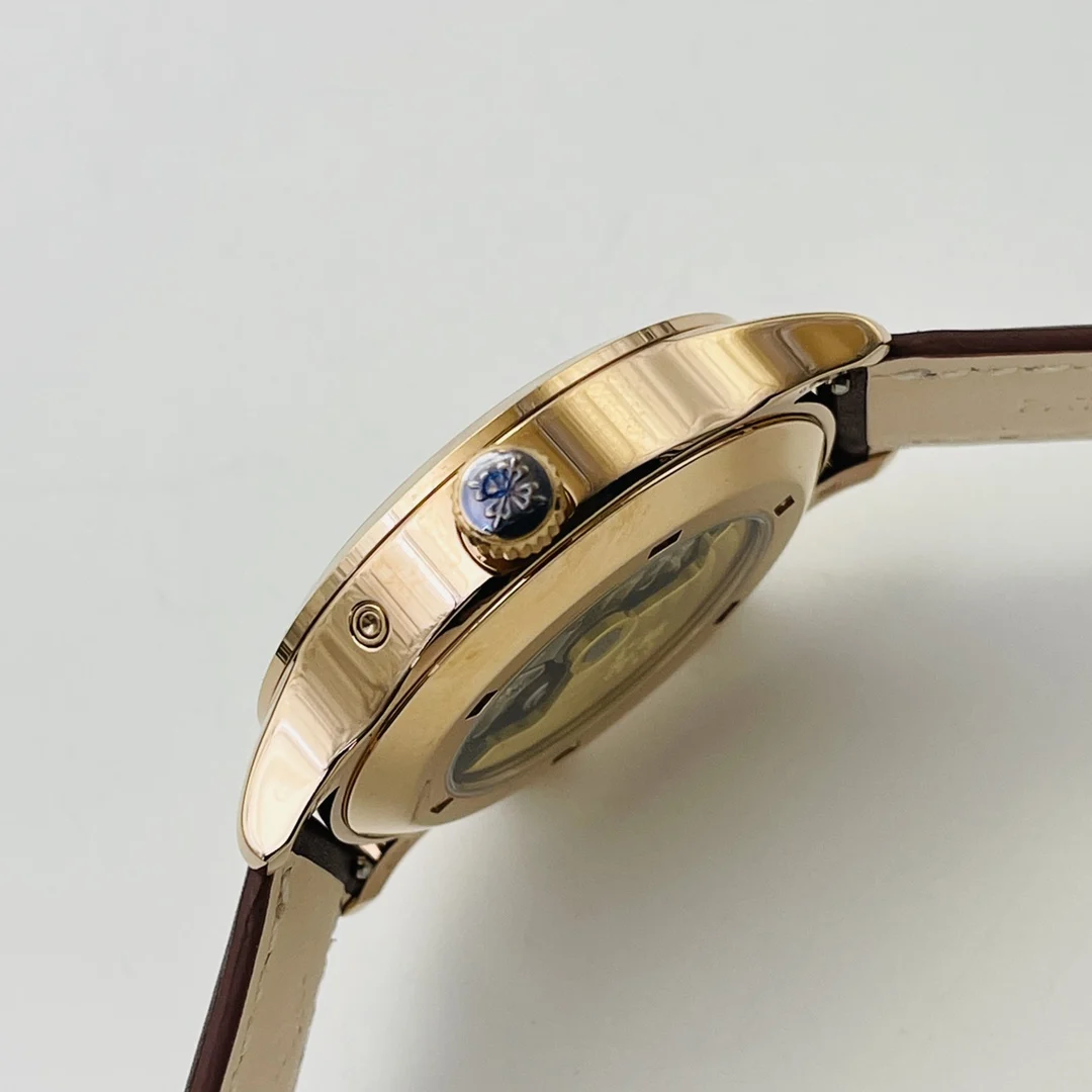 Patek Philippe Calatrava 5524 — photographed off the sweep