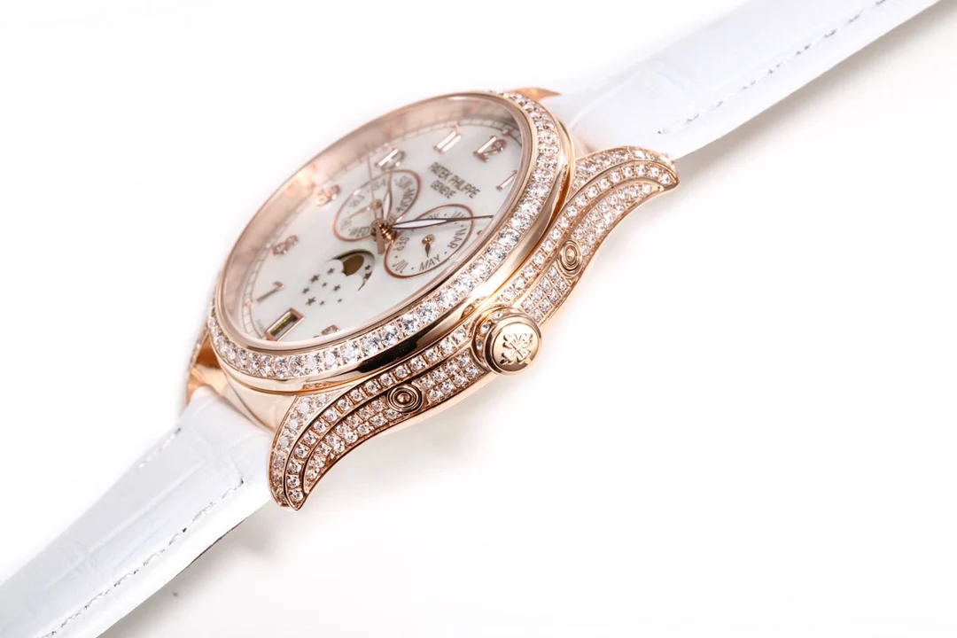 Patek Philippe Calatrava Annual Calendar 4947R — detail