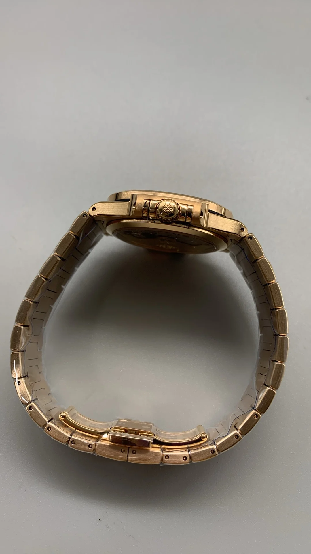 Patek Philippe Diamond-Set 7118 — photographed off the sweep