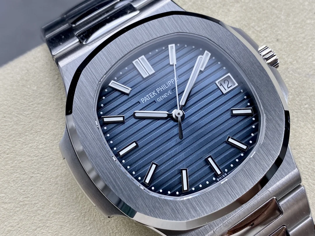 Patek Philippe Nautilus 41mm — photographed off the sweep