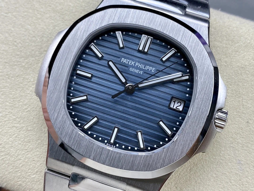 Patek Philippe Nautilus 41mm — photographed off the sweep