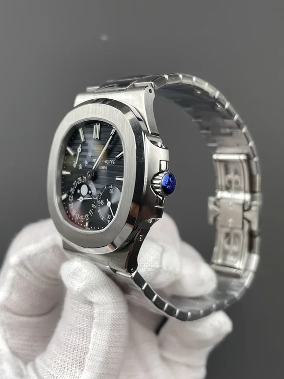 Patek Philippe Nautilus 5712
