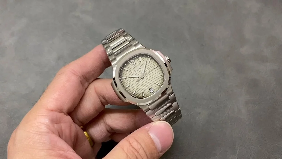 Patek Philippe Nautilus 7118
