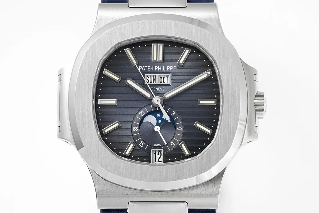 Patek Philippe Nautilus Annual Calendar Steel Blue Dial 5726 — detail