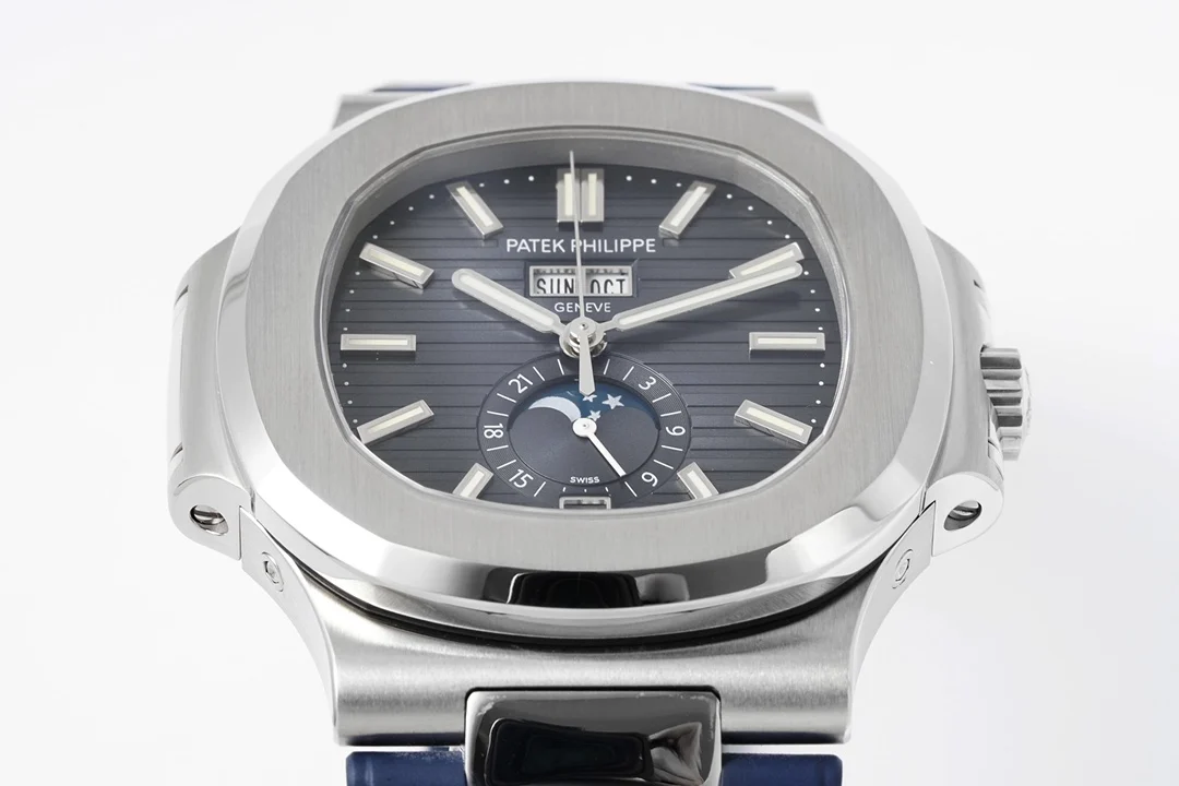 Patek Philippe Nautilus Annual Calendar Steel Blue Dial 5726 — detail