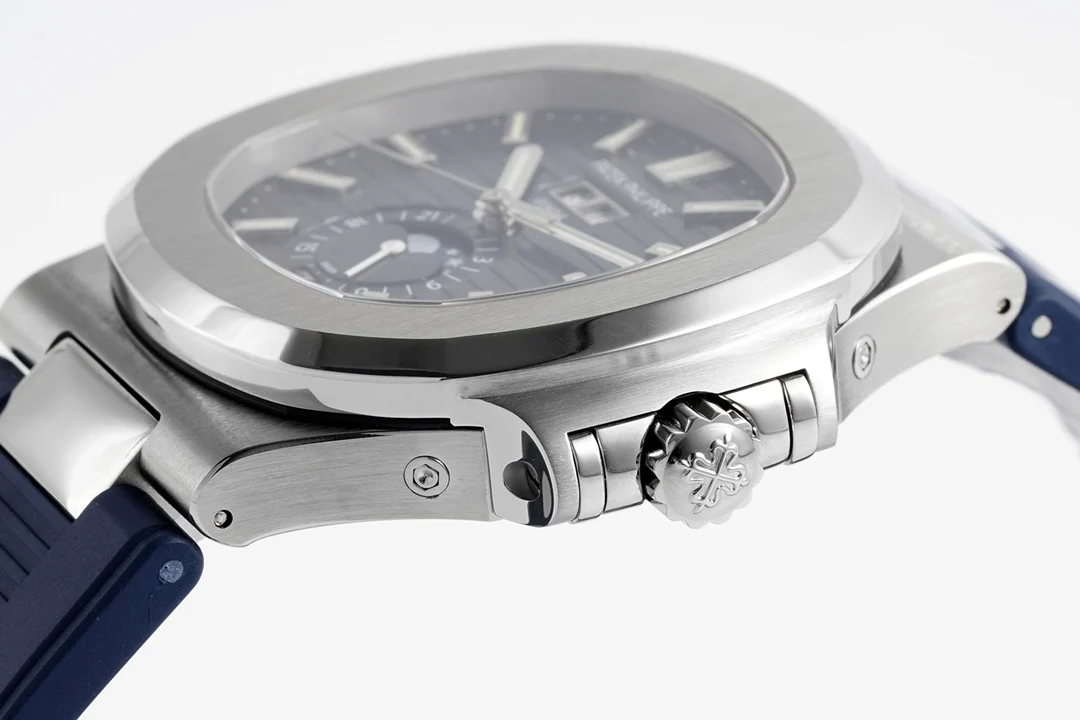 Patek Philippe Nautilus Annual Calendar Steel Blue Dial 5726 — detail