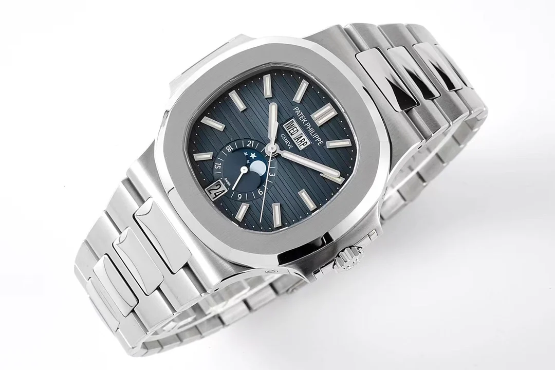 Patek Philippe Nautilus Annual Calendar White Gold 5726 — detail