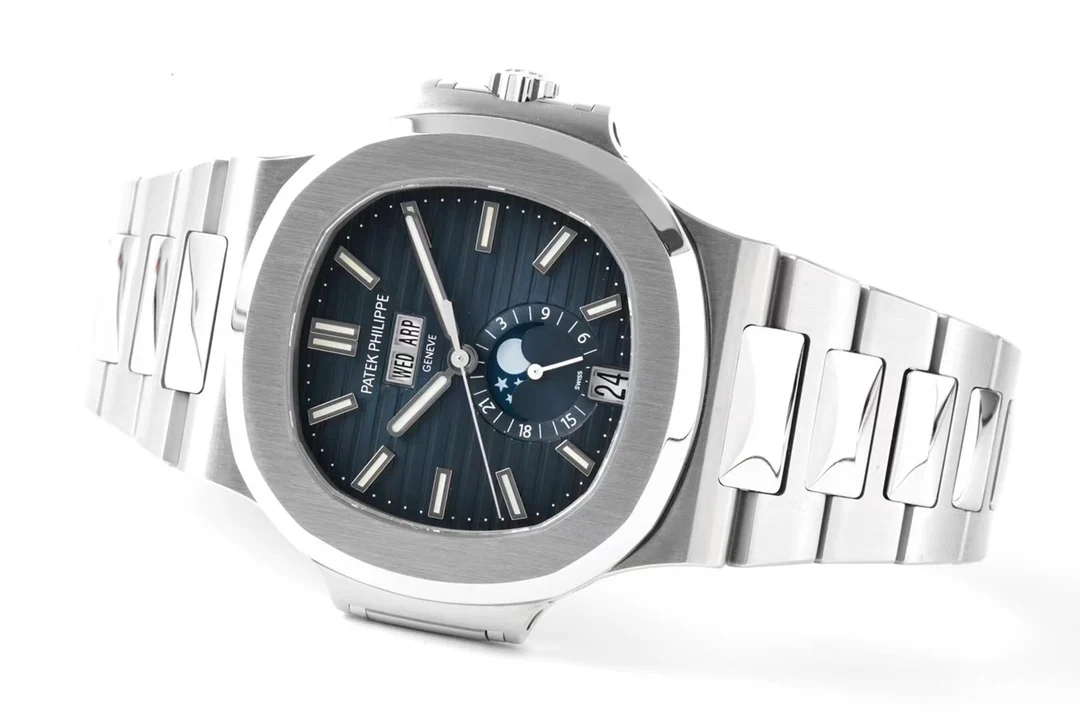Patek Philippe Nautilus Annual Calendar White Gold 5726 — detail