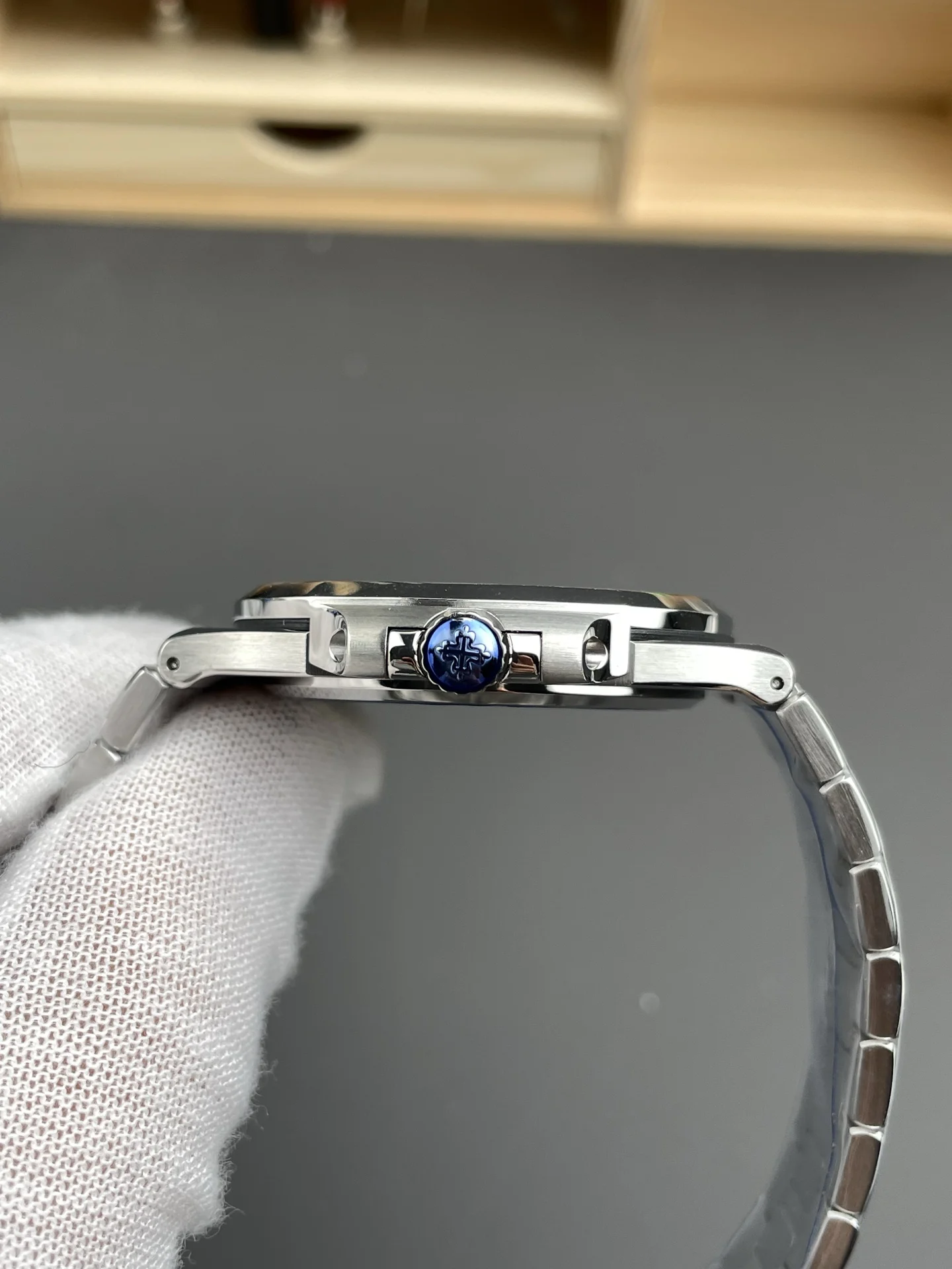 Patek Philippe Nautilus Blue Dial 5711 40mm — photographed off the sweep