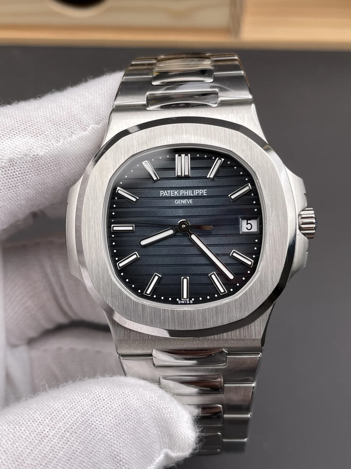 Patek Philippe Nautilus Blue Dial 5711 40mm — photographed off the sweep