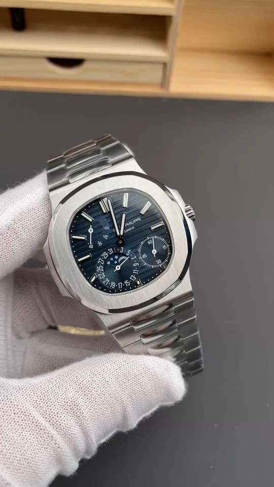 Patek Philippe Nautilus Blue Dial 5712 40mm