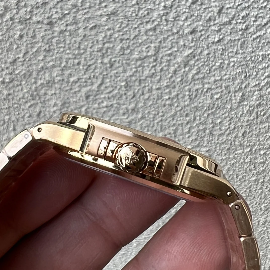 Patek Philippe Nautilus Diamond-Set 27.0mm — photographed off the sweep