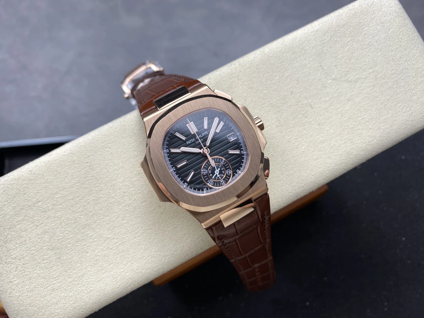 Patek Philippe Nautilus Diamond-Set 5980 40.5mm — photographed off the sweep