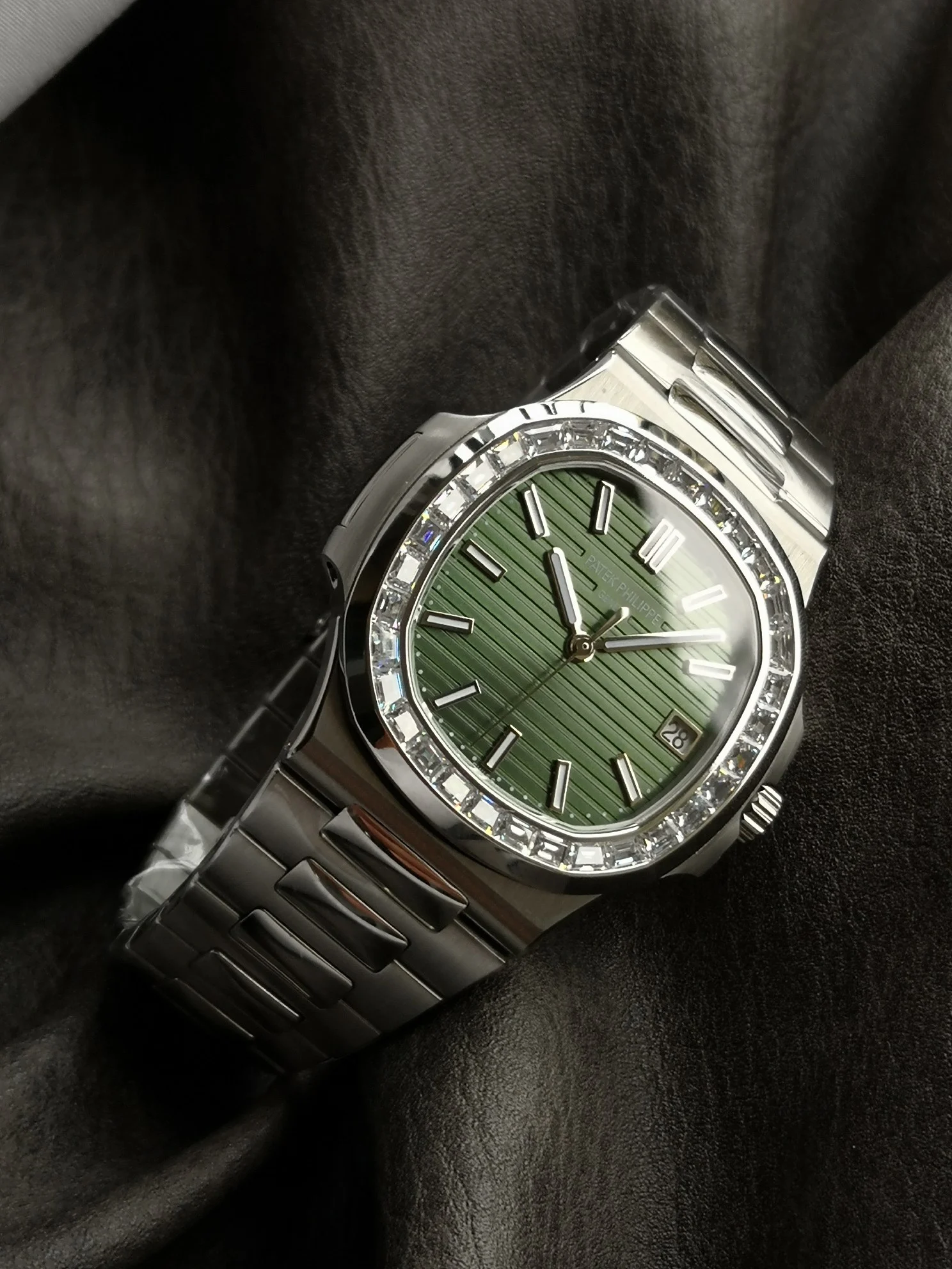 Patek Philippe Nautilus Green Dial Diamond-Set 40mm