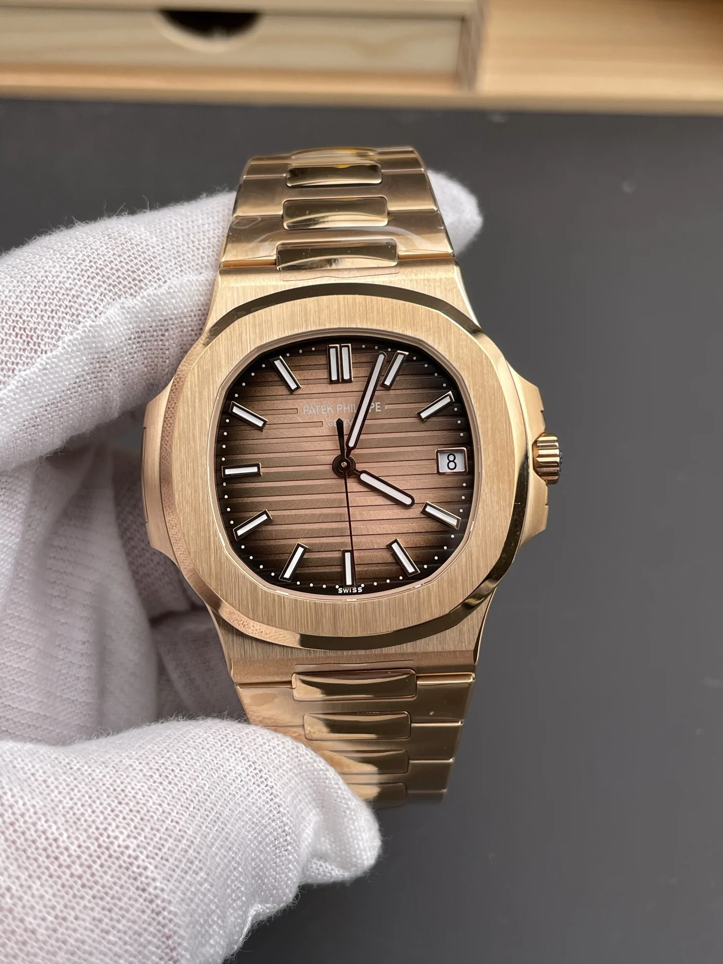 Patek Philippe Nautilus Rose Gold Brown Dial 5711 — photographed off the sweep