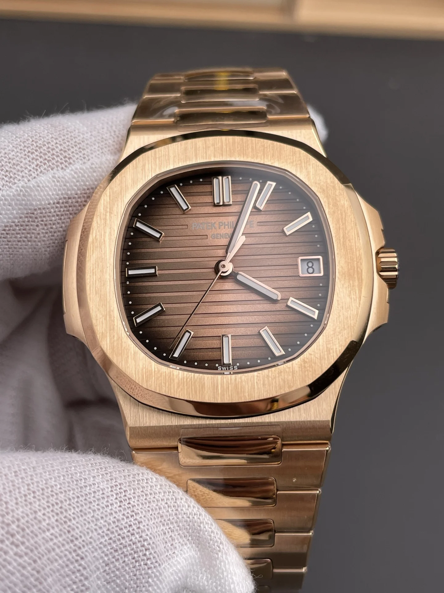 Patek Philippe Nautilus Rose Gold Brown Dial 5711 — photographed off the sweep