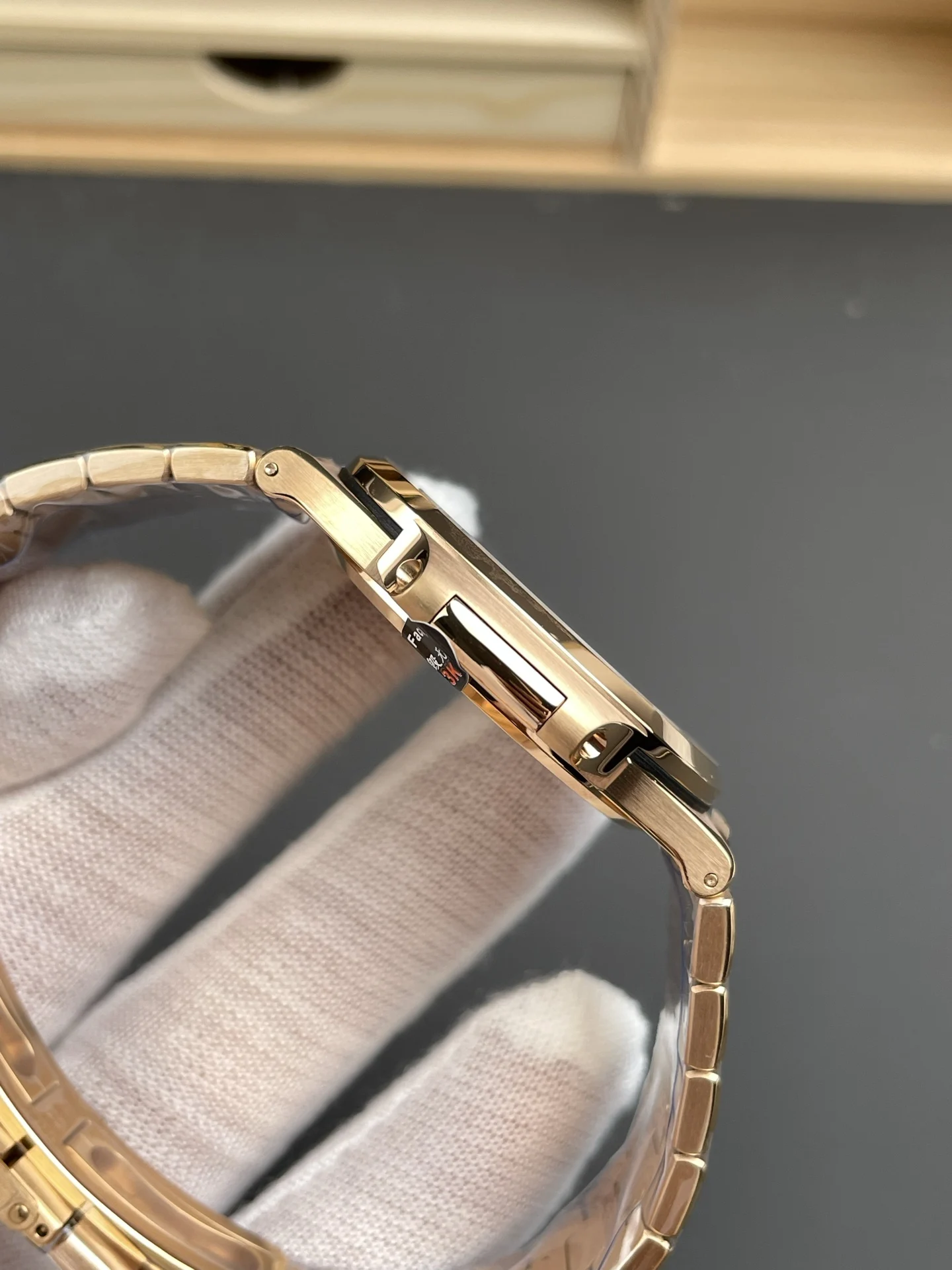 Patek Philippe Nautilus Rose Gold Brown Dial 5711 — photographed off the sweep