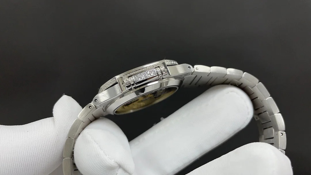 Patek Philippe Nautilus Rose Gold White Dial Diamond-Set 7118 35.2mm — photographed off the sweep