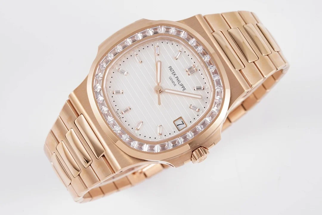 Patek Philippe Nautilus Steel Blue Dial Diamond-Set — detail