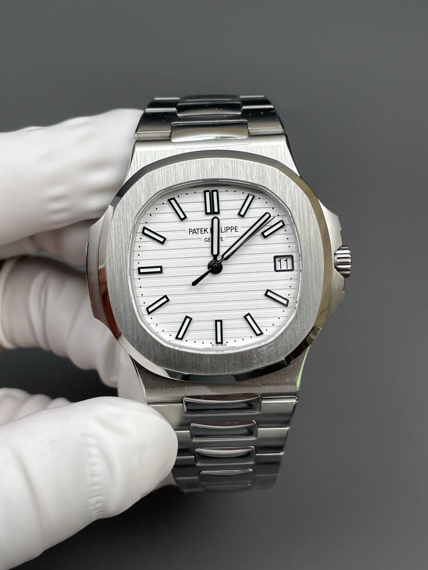 Patek Philippe Nautilus White Dial 5711 40mm — photographed off the sweep