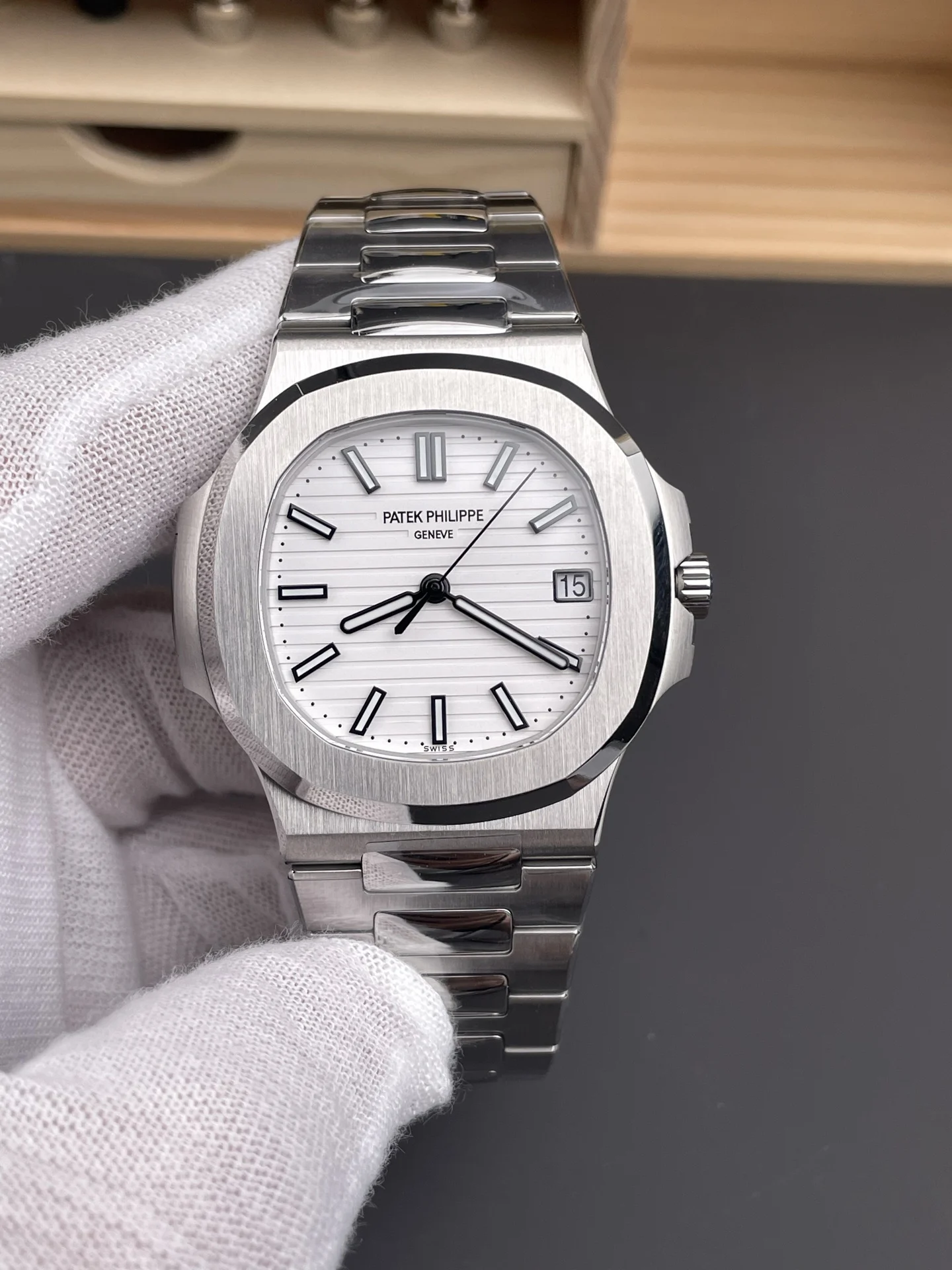 Patek Philippe Nautilus White Dial 5711 40mm — photographed off the sweep