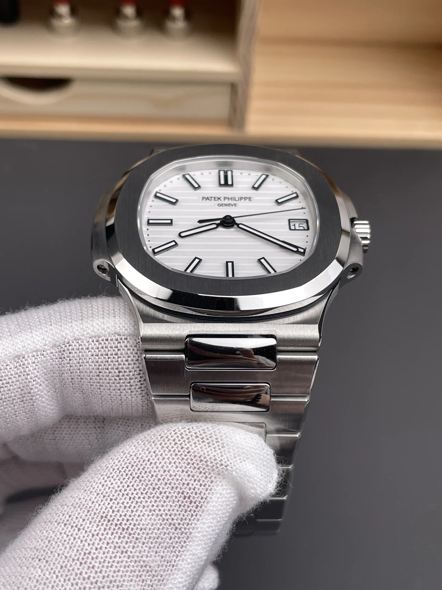Patek Philippe Nautilus White Dial 5711 40mm — photographed off the sweep