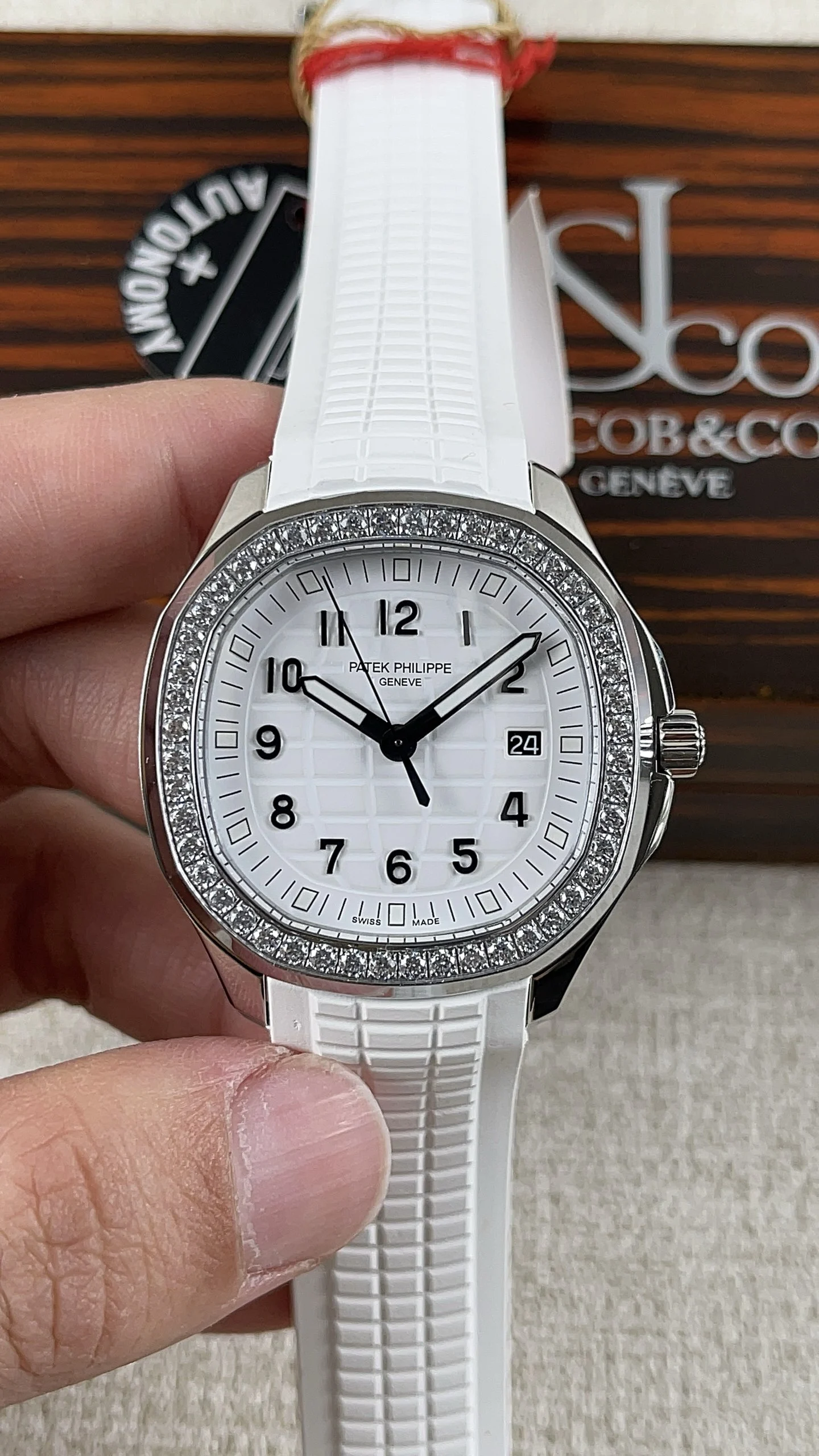 Patek Philippe women's model 5267 collection quartz movement — photographed off the sweep