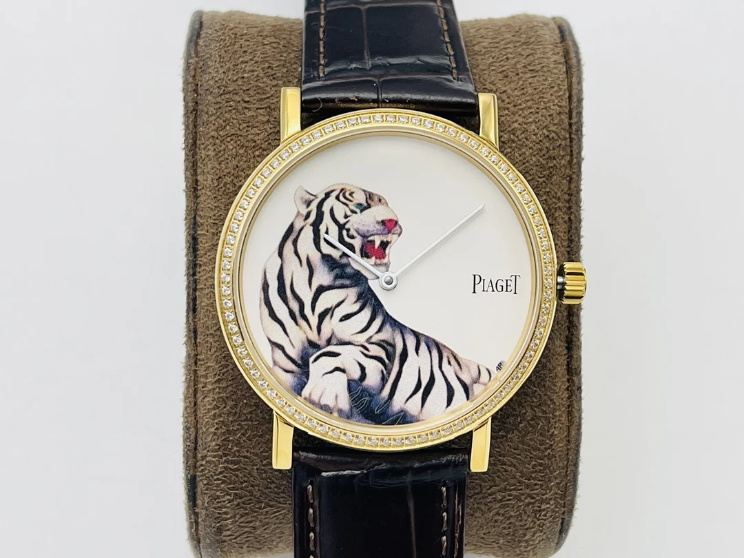 Piaget 40mm — photographed off the sweep