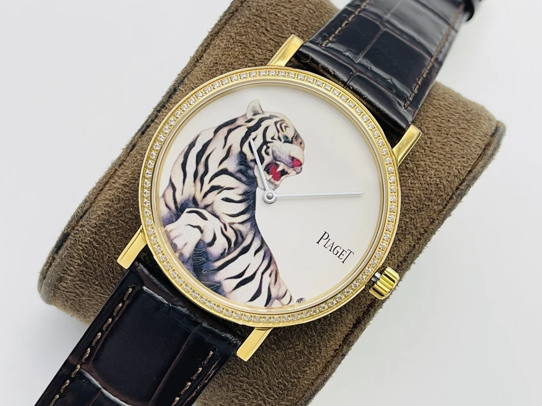 Piaget 40mm — photographed off the sweep