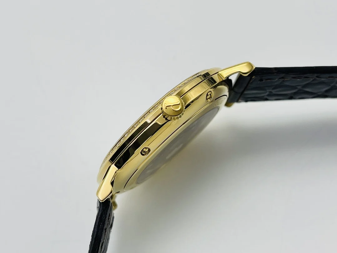 Piaget 40mm — photographed off the sweep