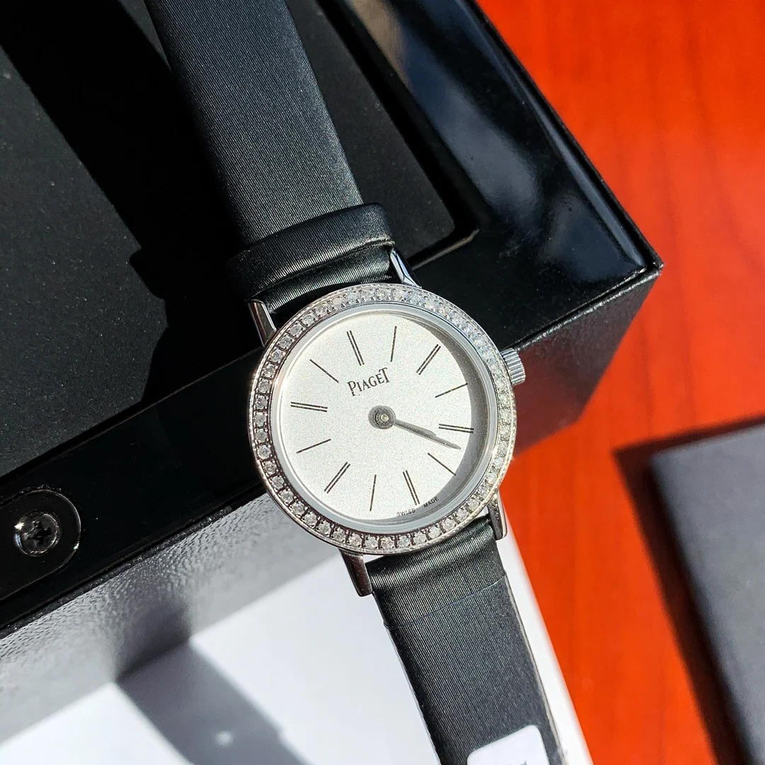 Piaget Altiplano Steel 24mm β photographed off the sweep