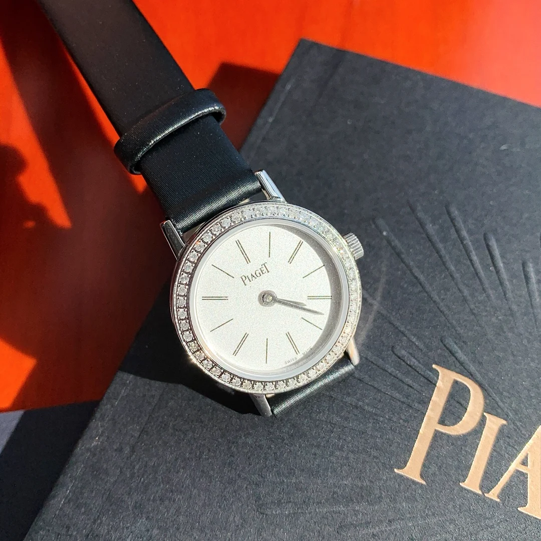 Piaget Altiplano Steel 24mm β photographed off the sweep