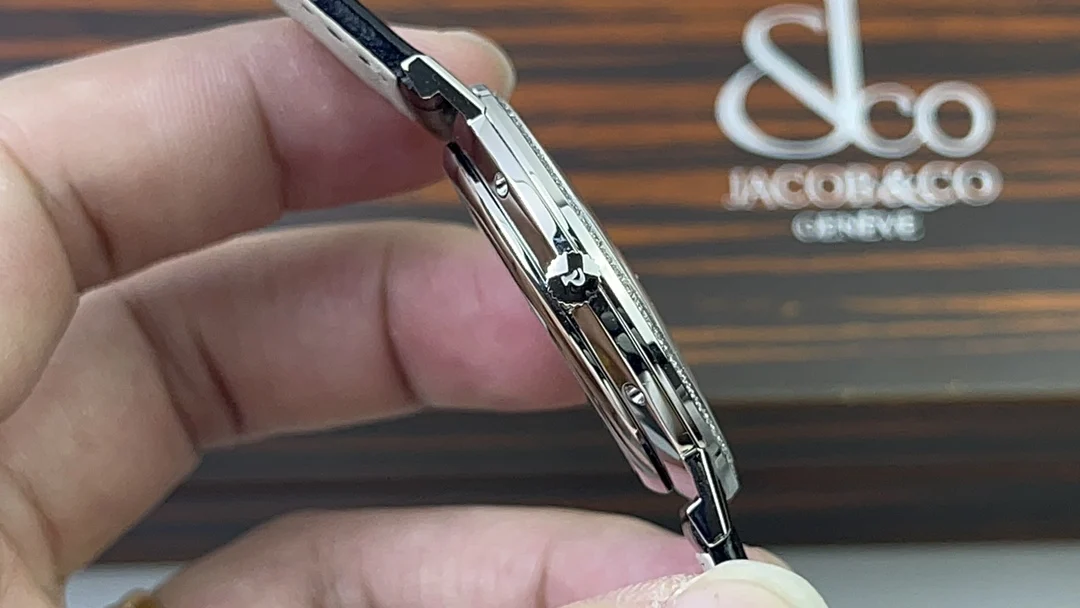 Piaget Diamond-Set — photographed off the sweep