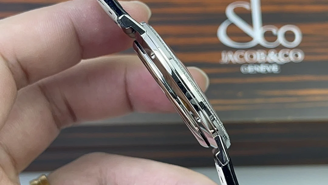 Piaget Diamond-Set — photographed off the sweep
