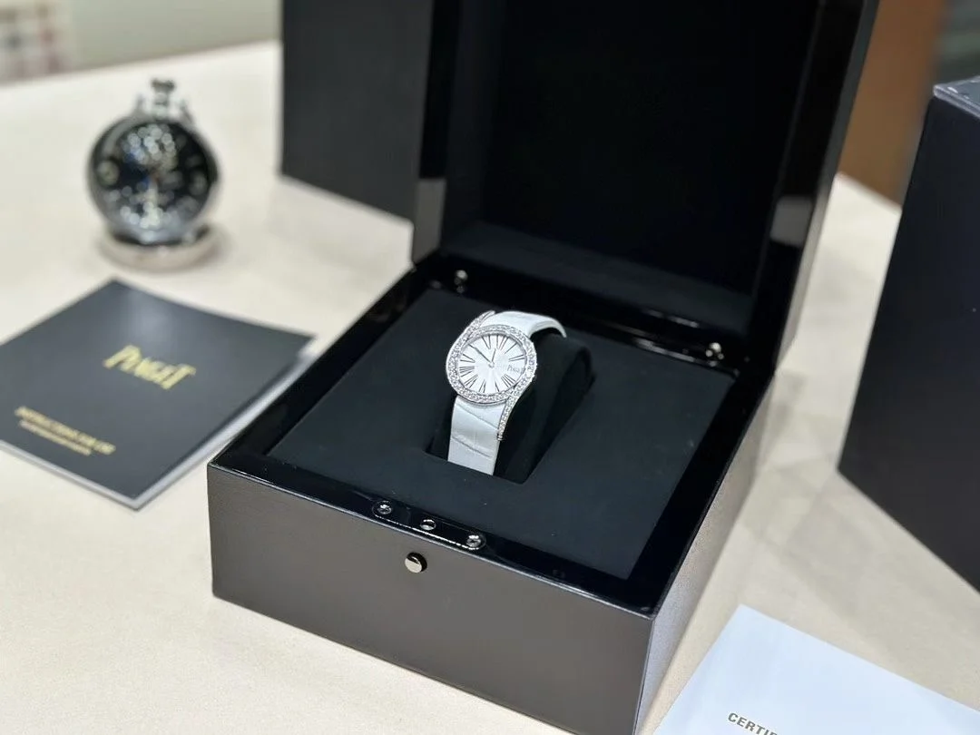 Piaget Limelight 32mm — photographed off the sweep