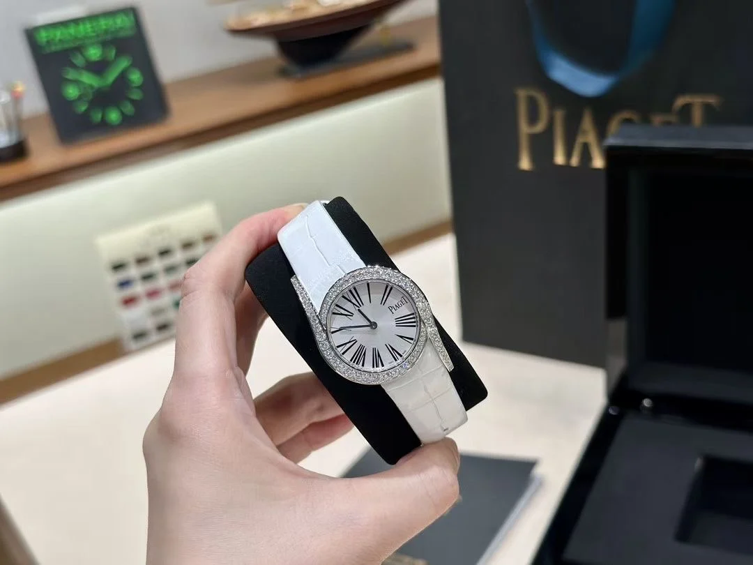 Piaget Limelight 32mm — photographed off the sweep