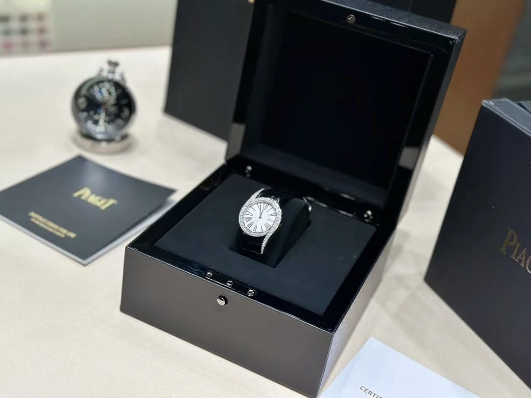 Piaget Limelight 32mm — photographed off the sweep