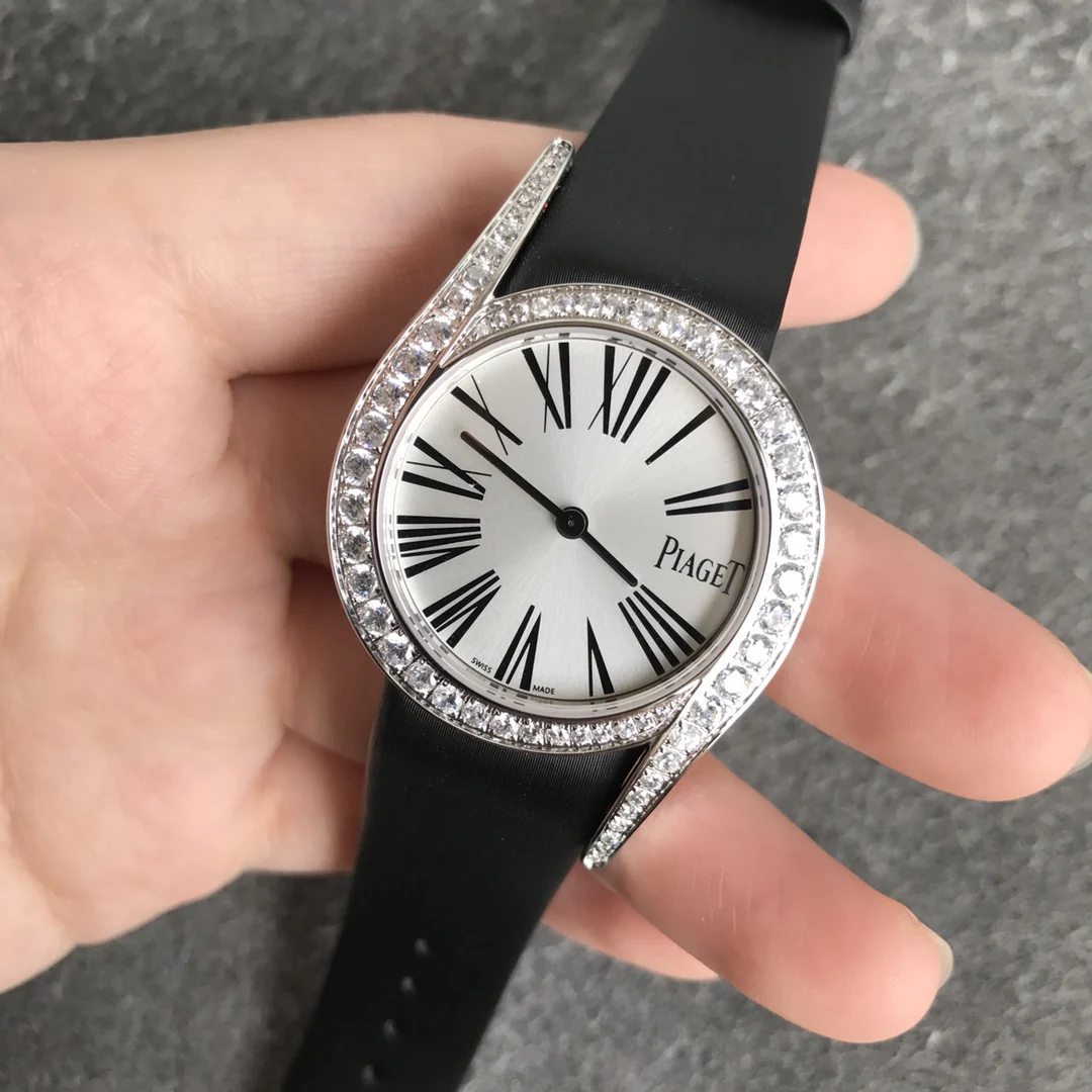 Piaget Limelight Diamond-Set 26mm — photographed off the sweep
