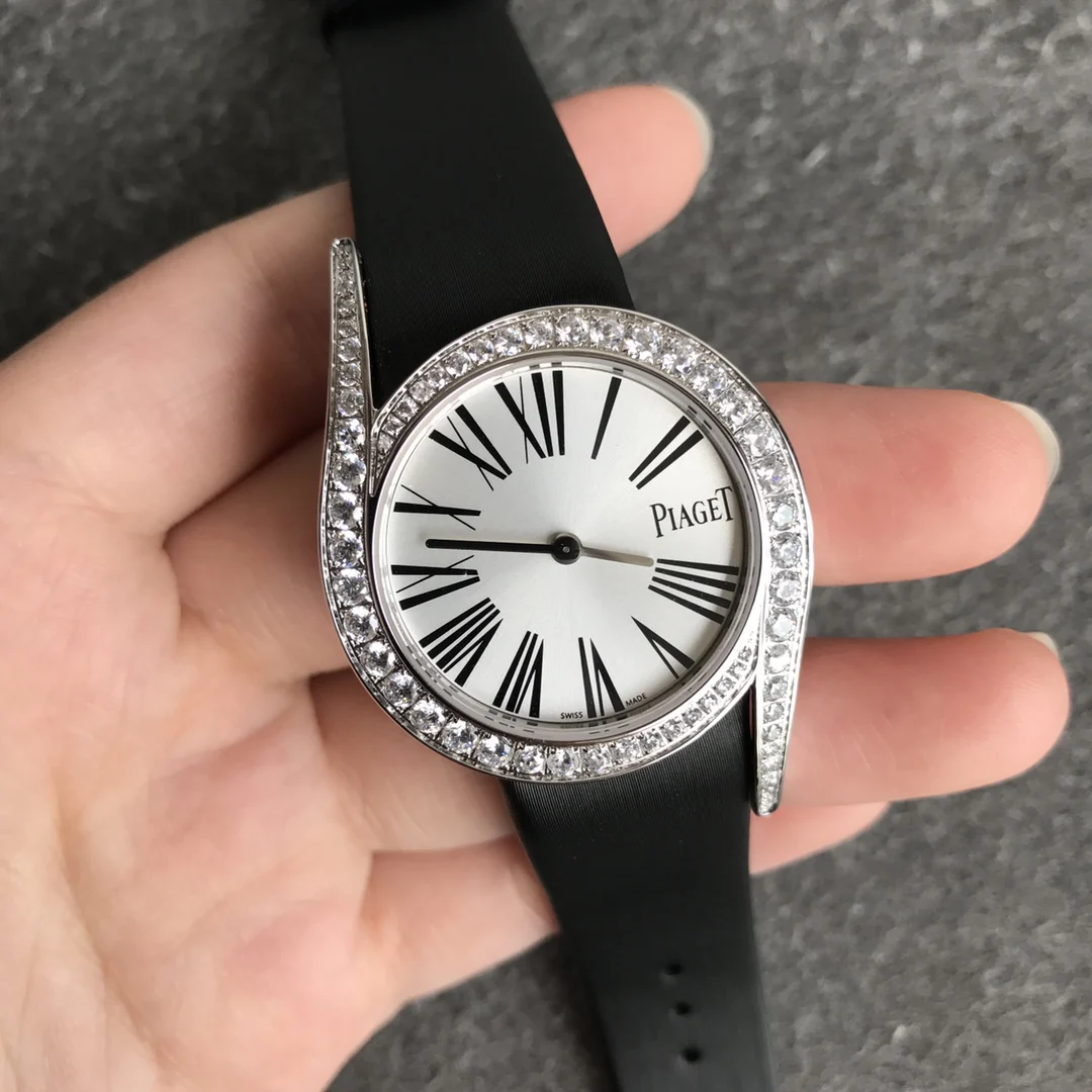 Piaget Limelight Diamond-Set 26mm — photographed off the sweep