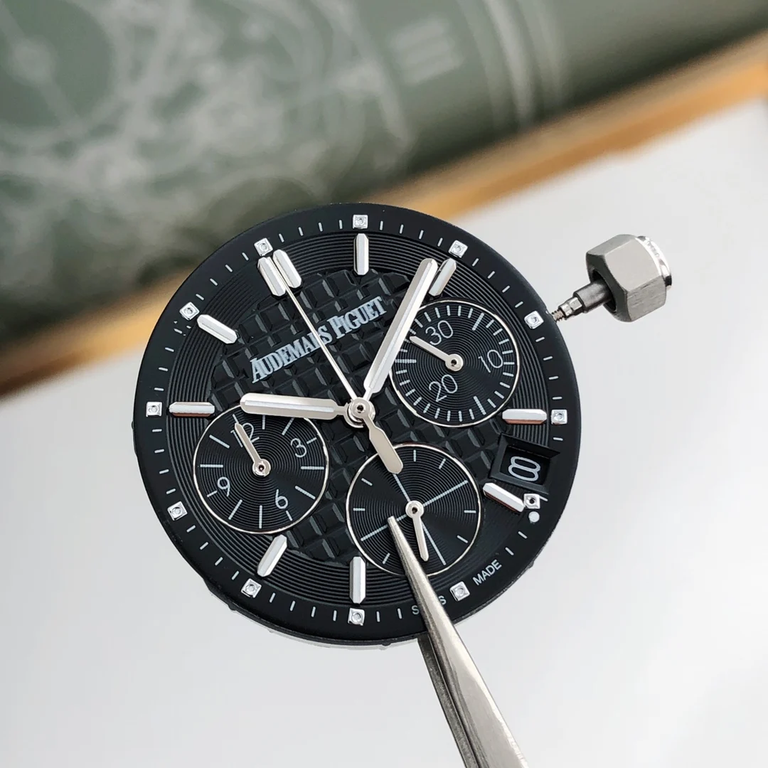 Professional technicians disassembled various parts and took — photographed off the sweep