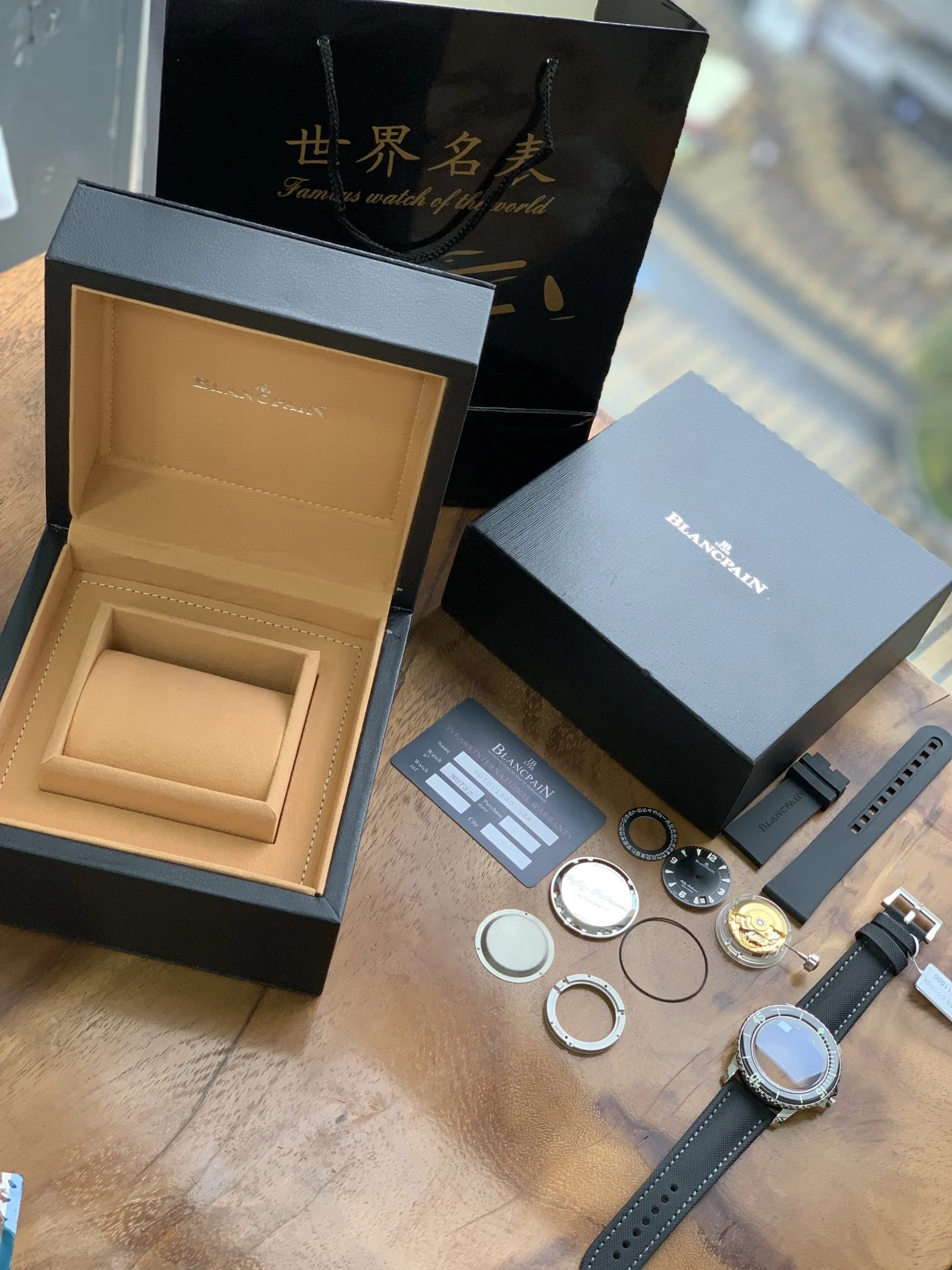 Professionally disassembled, everything is crystal clear — photographed off the sweep