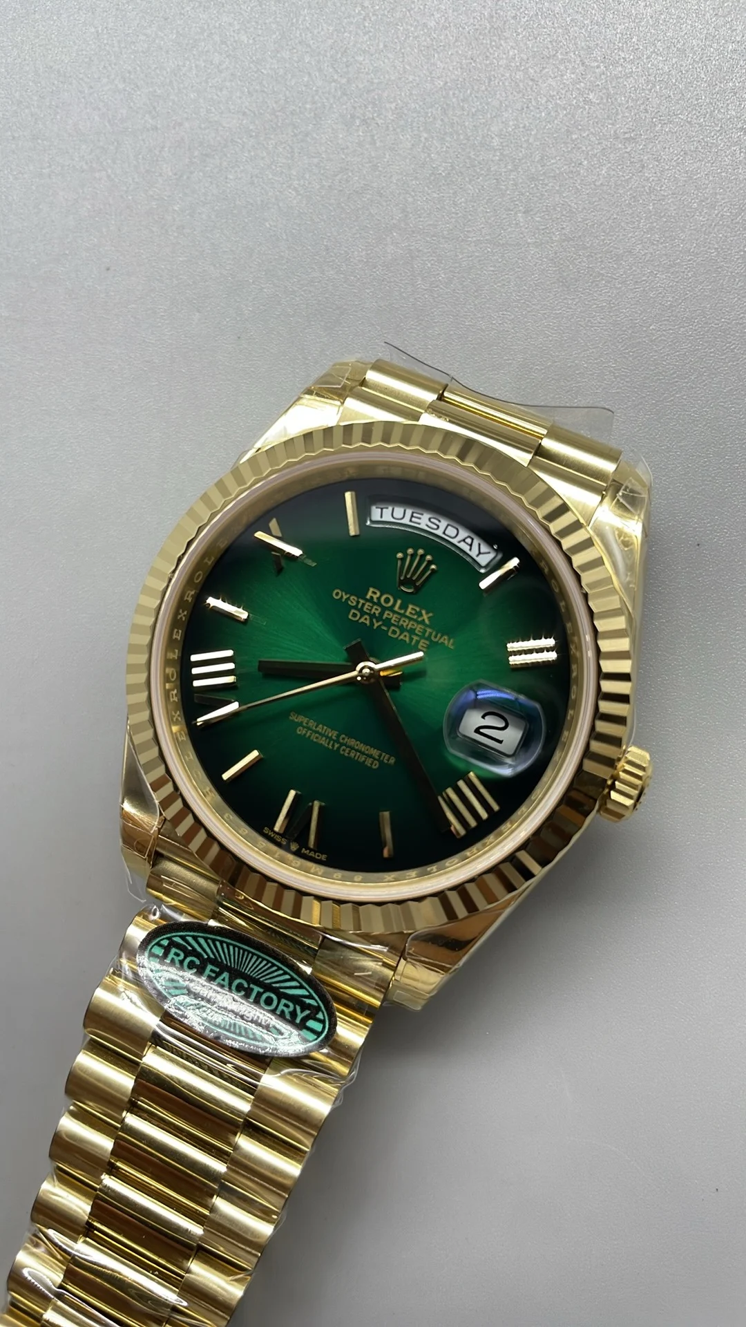 RCF, 40mm, gold-plated smoked green, 3255 — photographed off the sweep