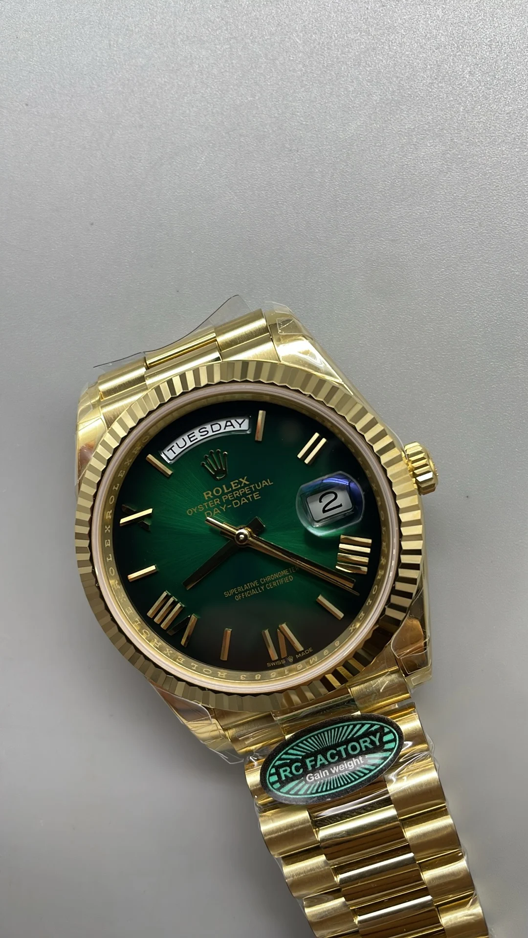 RCF, 40mm, gold-plated smoked green, 3255 — photographed off the sweep