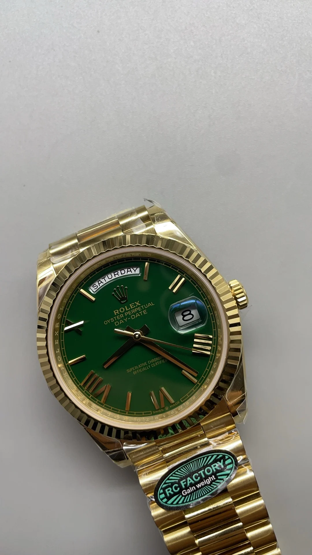 RCF, 40mm, gold, table green, 3255 — photographed off the sweep
