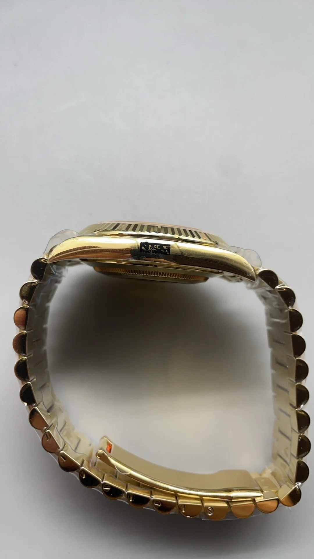 RCF, 40mm, gold, table green, 3255 — photographed off the sweep