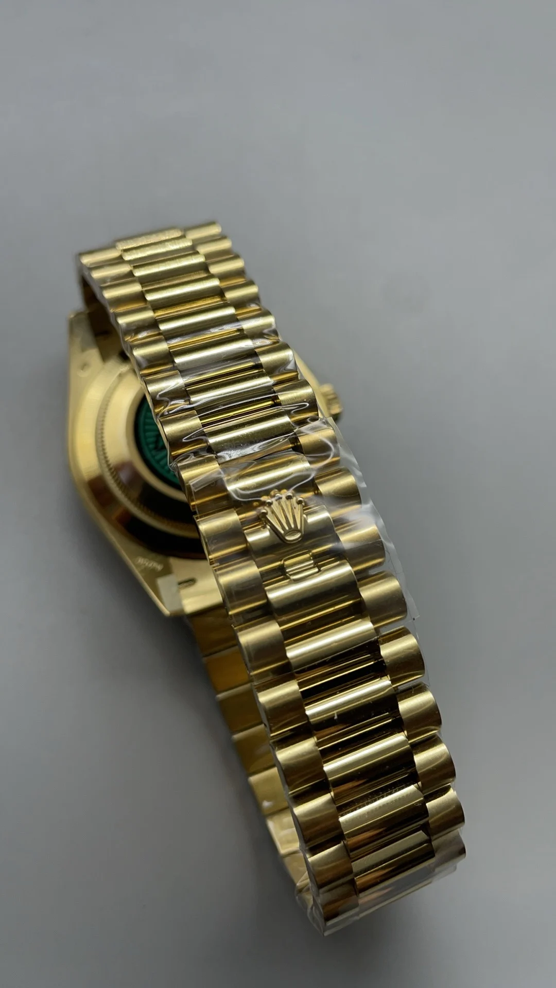 RCF, 40mm, gold, table green, 3255 — photographed off the sweep
