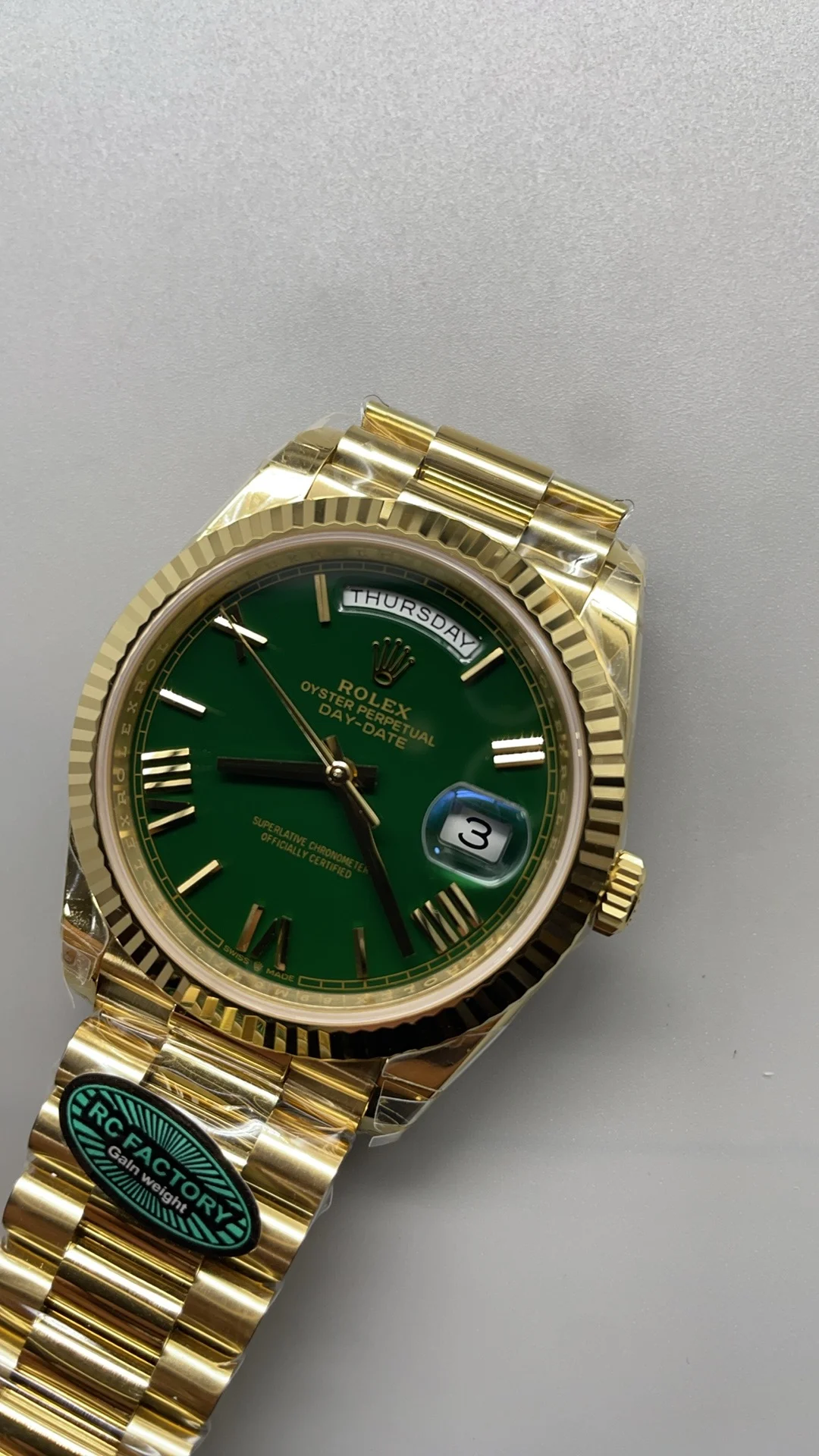 RCF, 40mm, table green, 3255 — photographed off the sweep