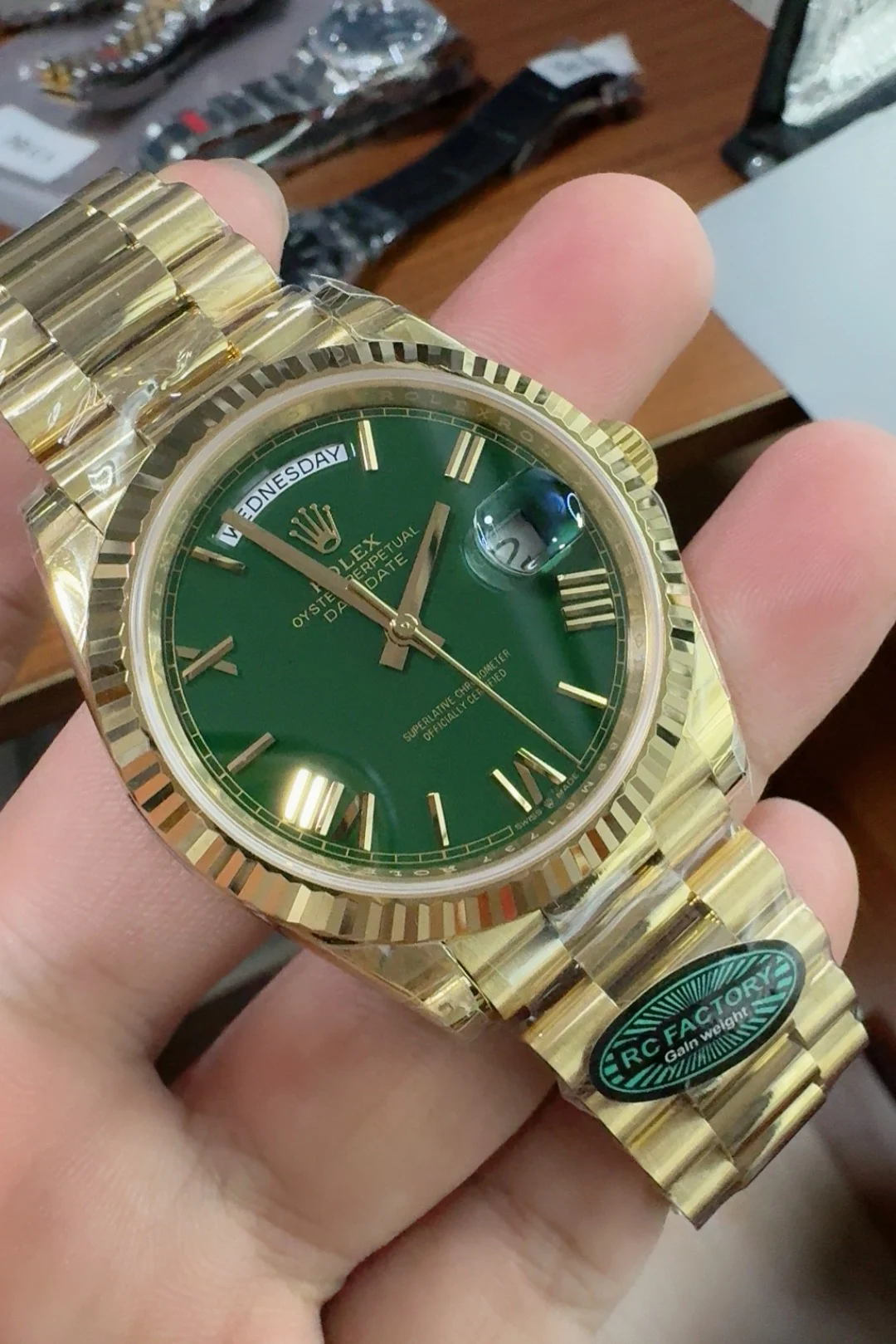 RCF, 40mm, table green, 3255 — photographed off the sweep