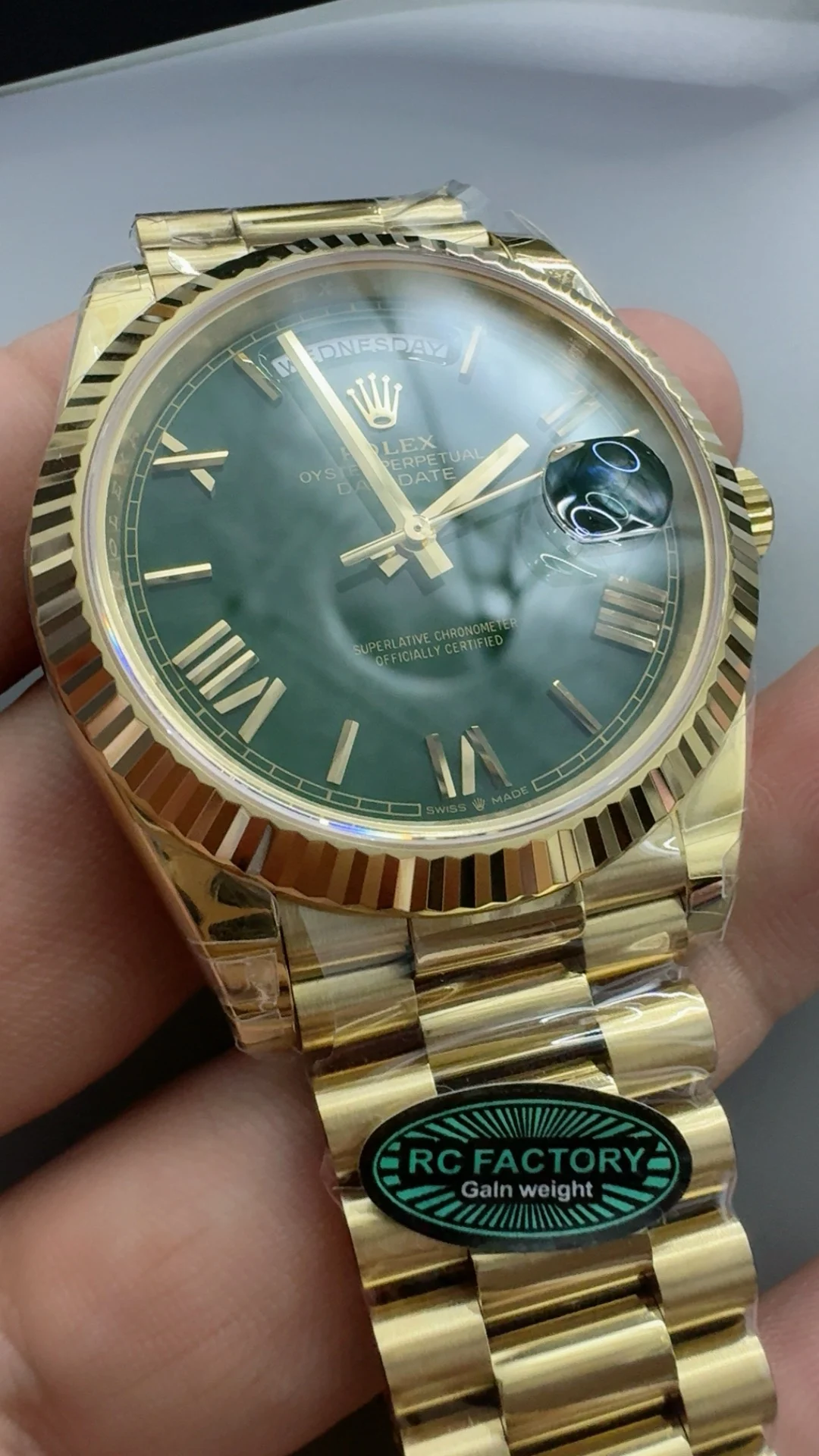 RCF, 40mm, table green, 3255 — photographed off the sweep